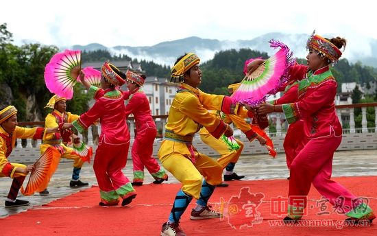 文明新风沐贡乡